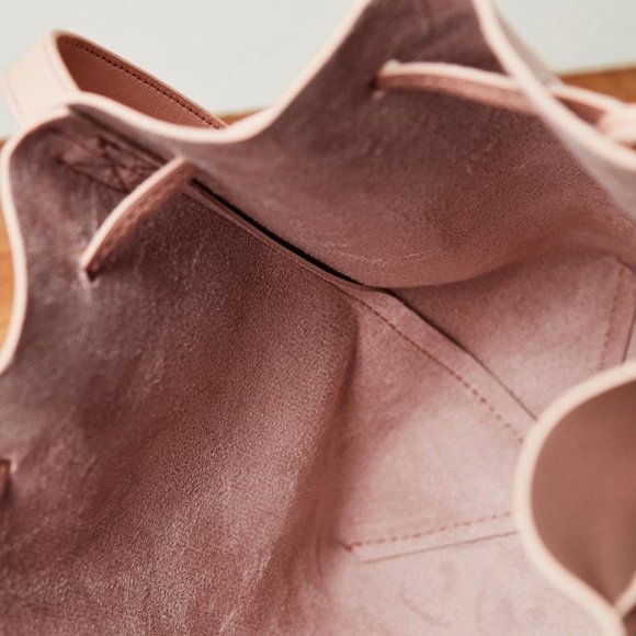 Kayla and Ava Dusty Rose Bucket Bag - Picture 4 of 7